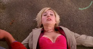 Allison Mack / allisonmack729 nude photo #0084