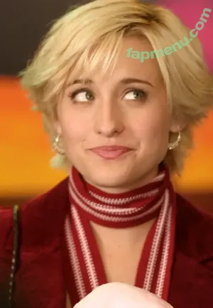 Allison Mack / allisonmack729 nude photo #0105