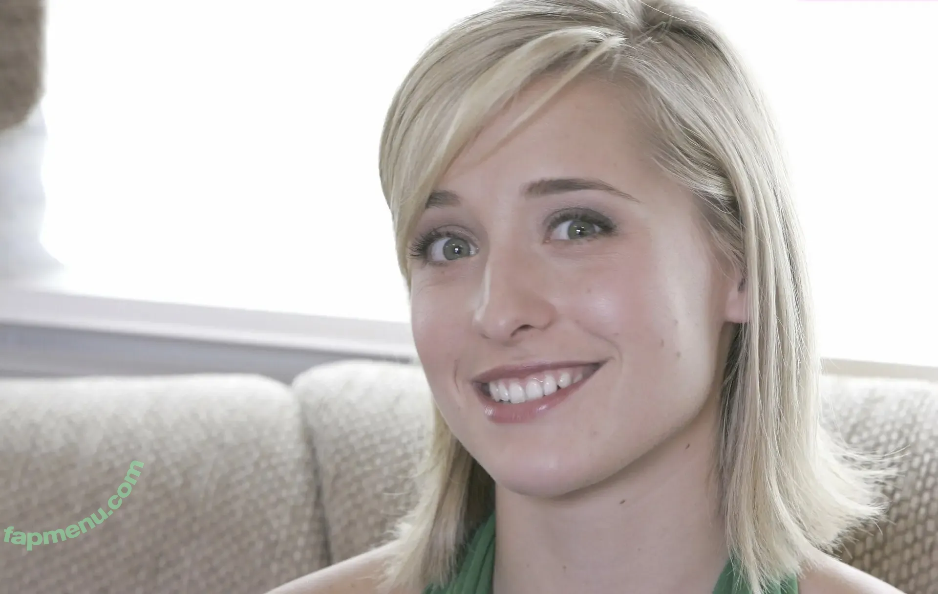 Allison Mack nude photo #0061 (allisonmack729)