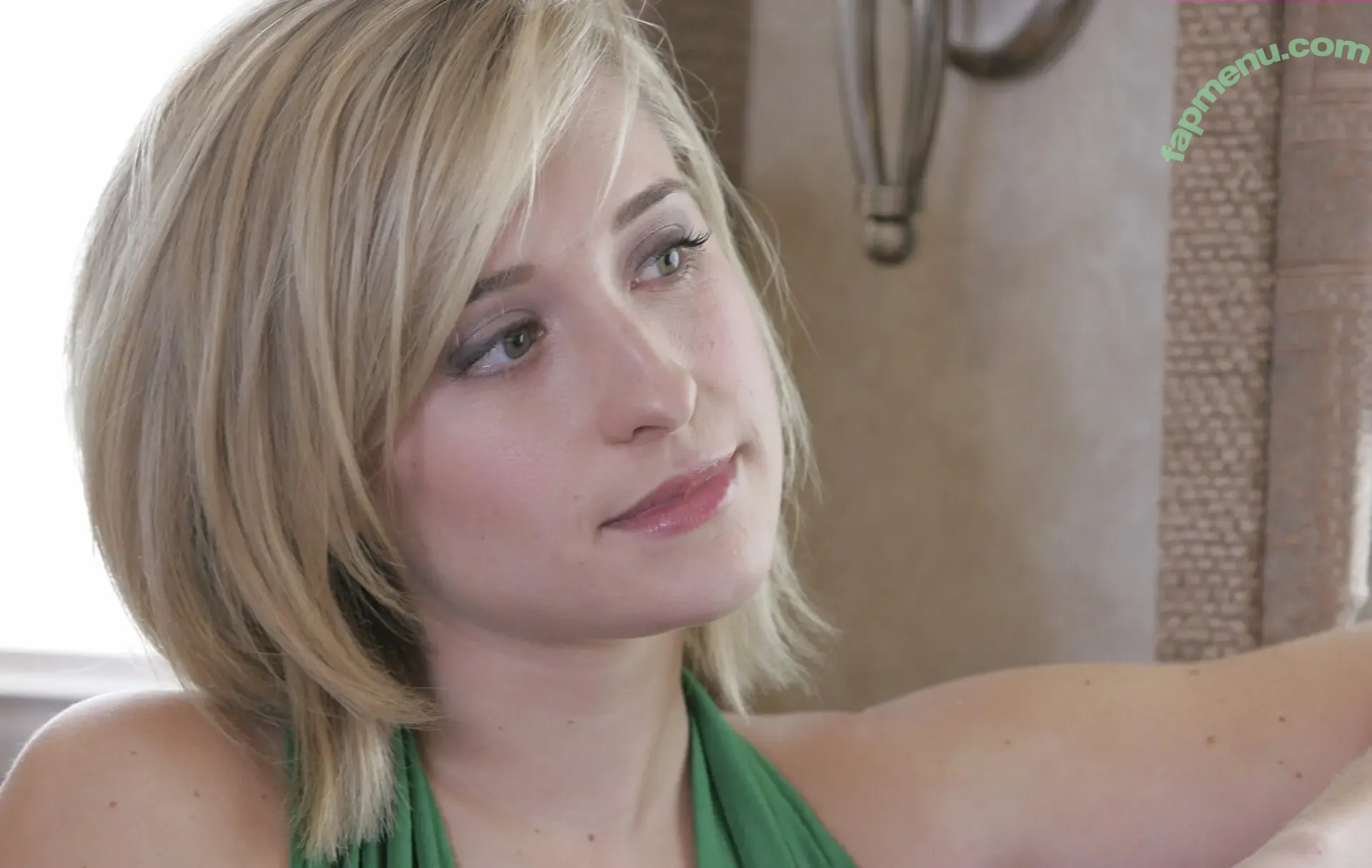 Allison Mack nude photo #0066 (allisonmack729)