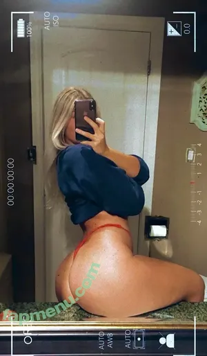 allthepeach / sarahlfts / thatpeachthicc nude photo #0057