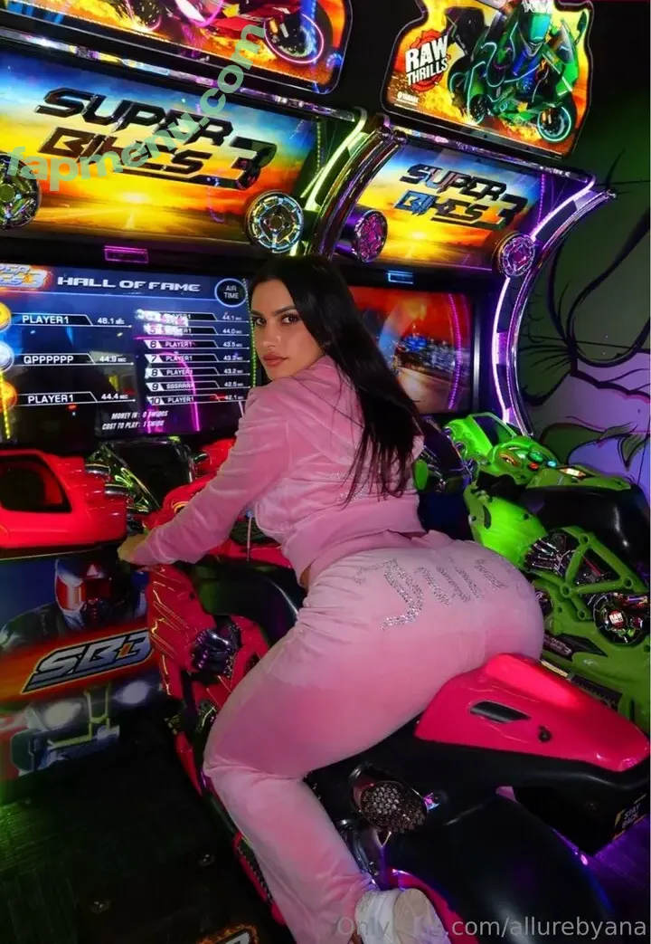 allurebyana nude photo #0007 (allure.by.ana)