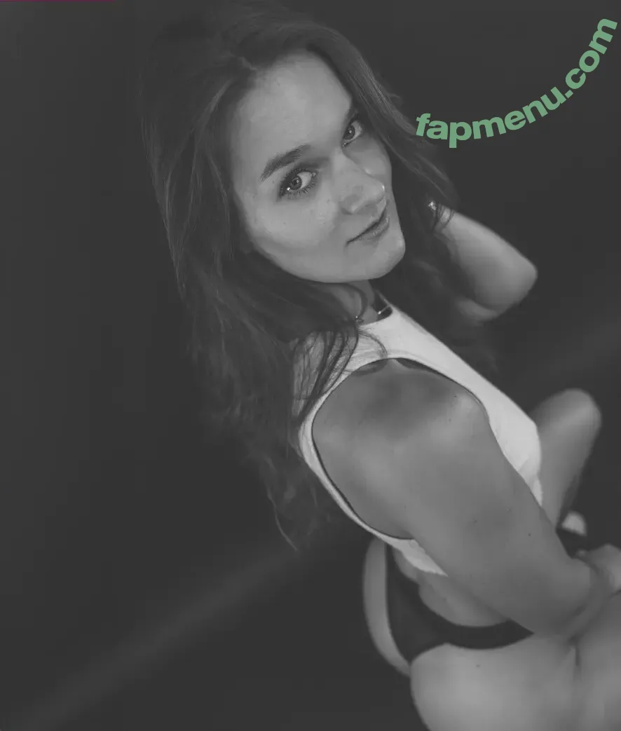 ally.hrng nude photo #0052 (ally.of)