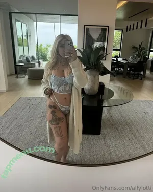 Ally Lotti / Dannygirlxo / allylotti / highimallyy / povlotti nude photo #0128