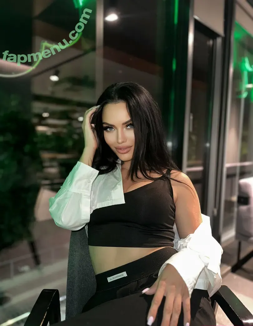 ally.vixen nude photo #0006 (onyx.vixen)