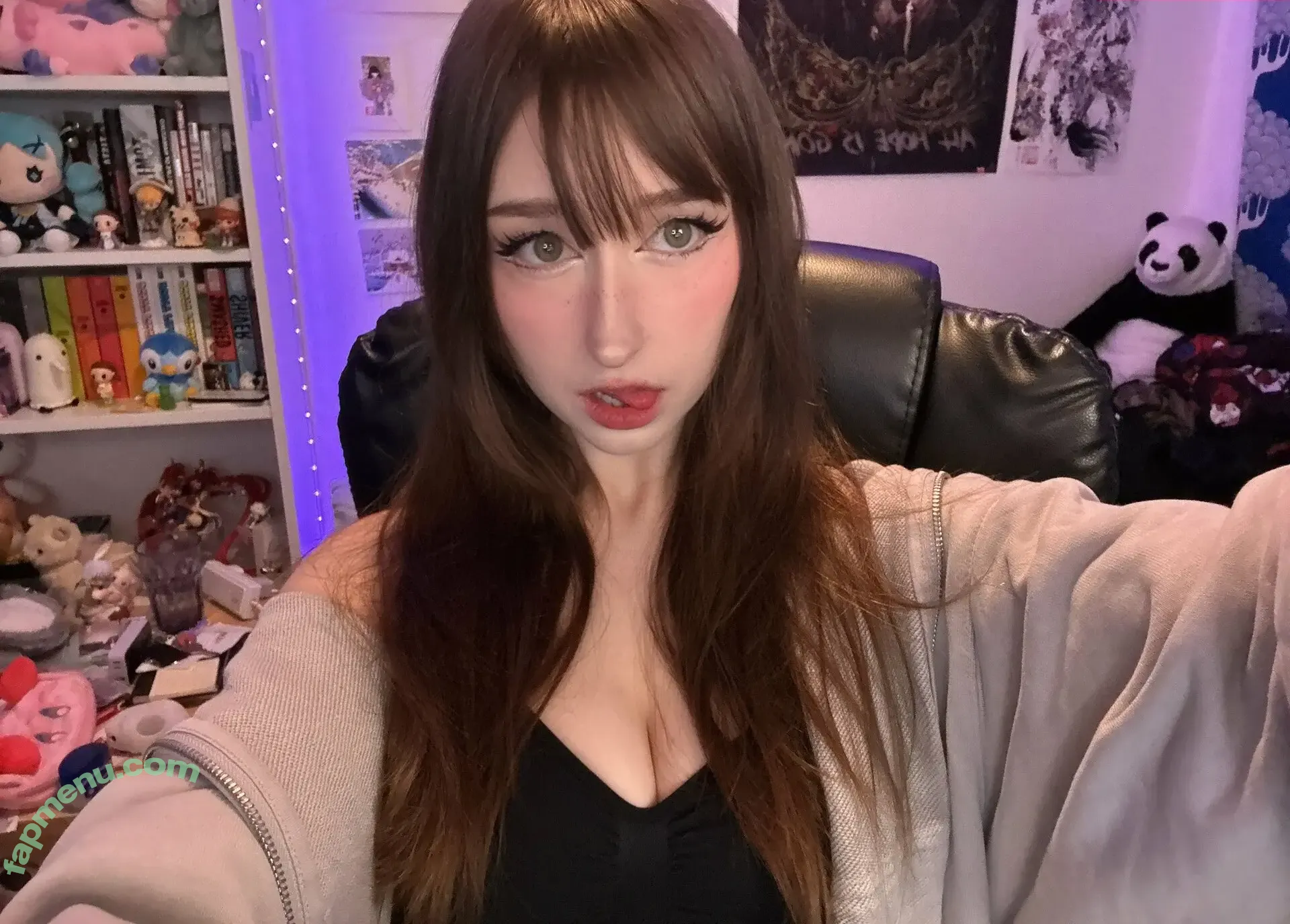 Allykitti nude photo #0265 (ally_katt / allykitti_ / crywink_)