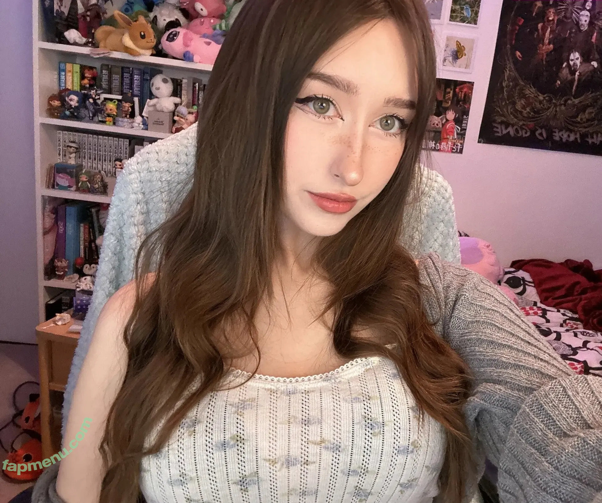 Allykitti nude photo #0278 (ally_katt / allykitti_ / crywink_)