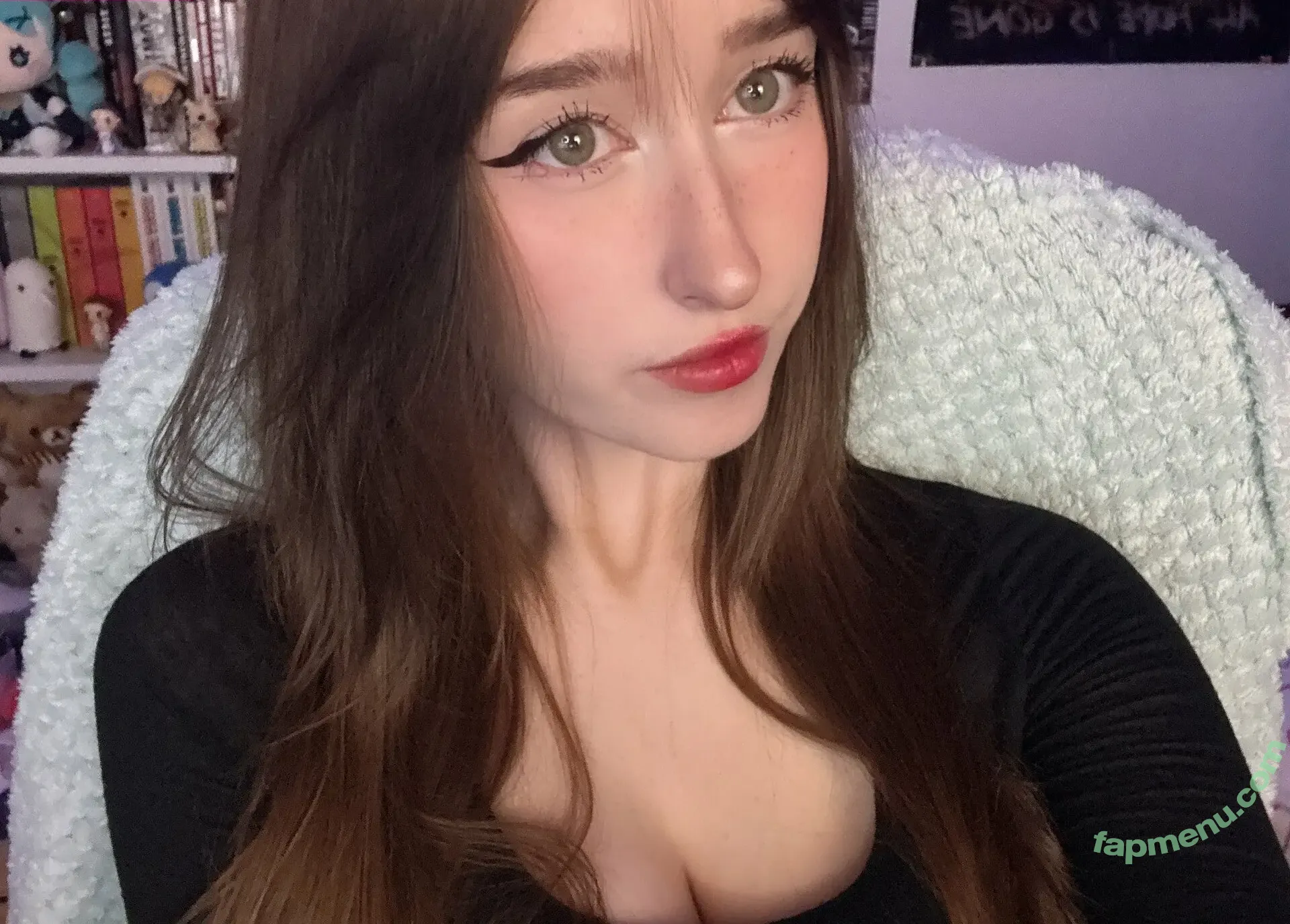 Allykitti nude photo #0284 (ally_katt / allykitti_ / crywink_)