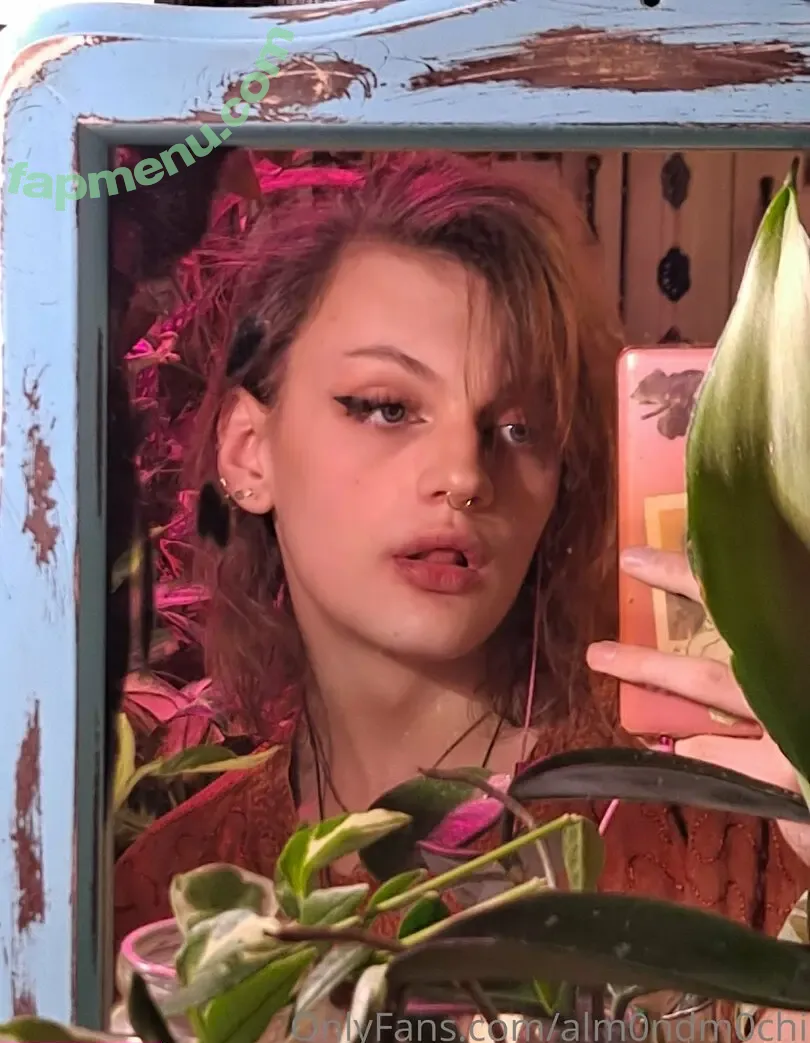 alm0ndm0chi nude photo #0004 (alm0ndm0chi)