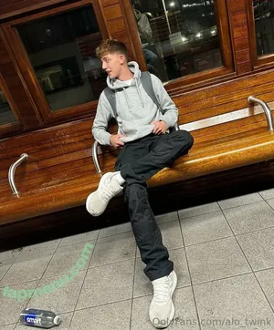 alo_twink / ethan_and_brett nude photo #0026