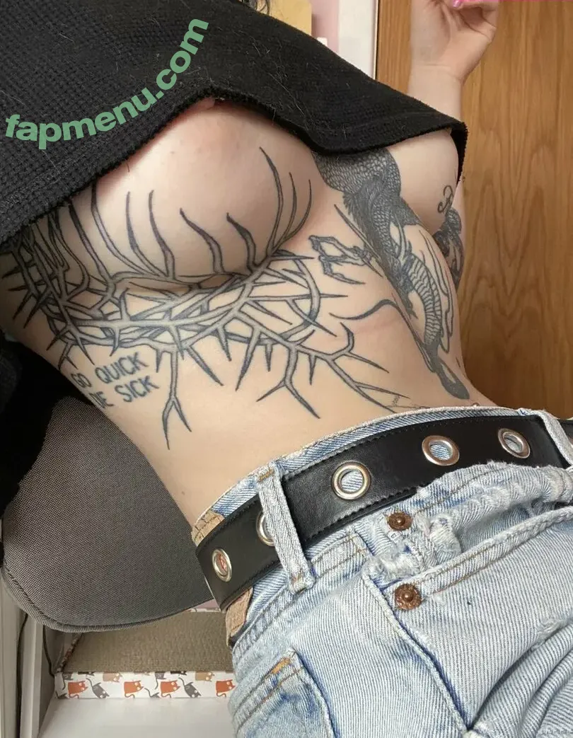 Aloeeveera nude photo #0035 (aloeveraa___)