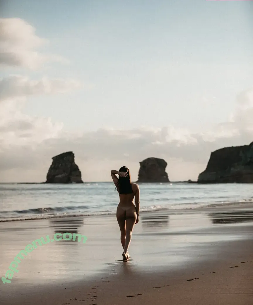Alohalaia nude photo #0021 (alohalaia_ / thealohatrainer)