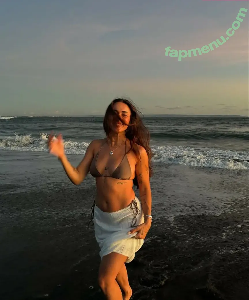 Alohalaia nude photo #0132 (alohalaia_ / thealohatrainer)