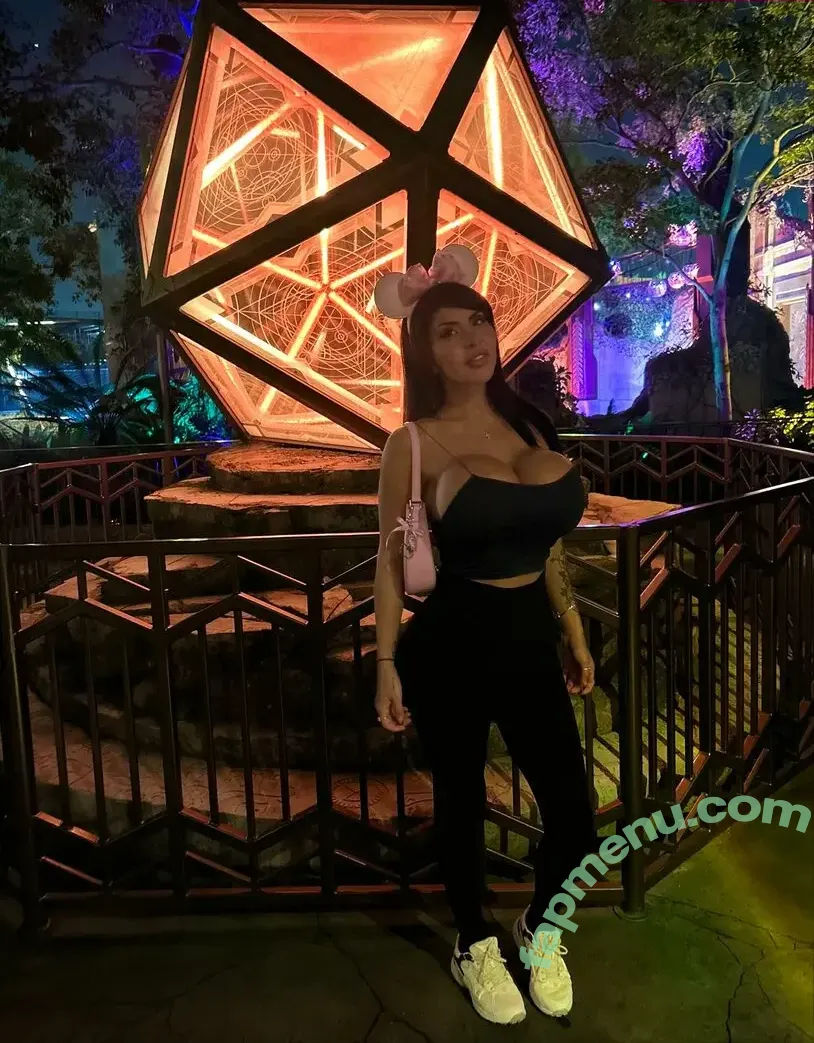 Alondra Roi nude photo #0135 (alondraroi)