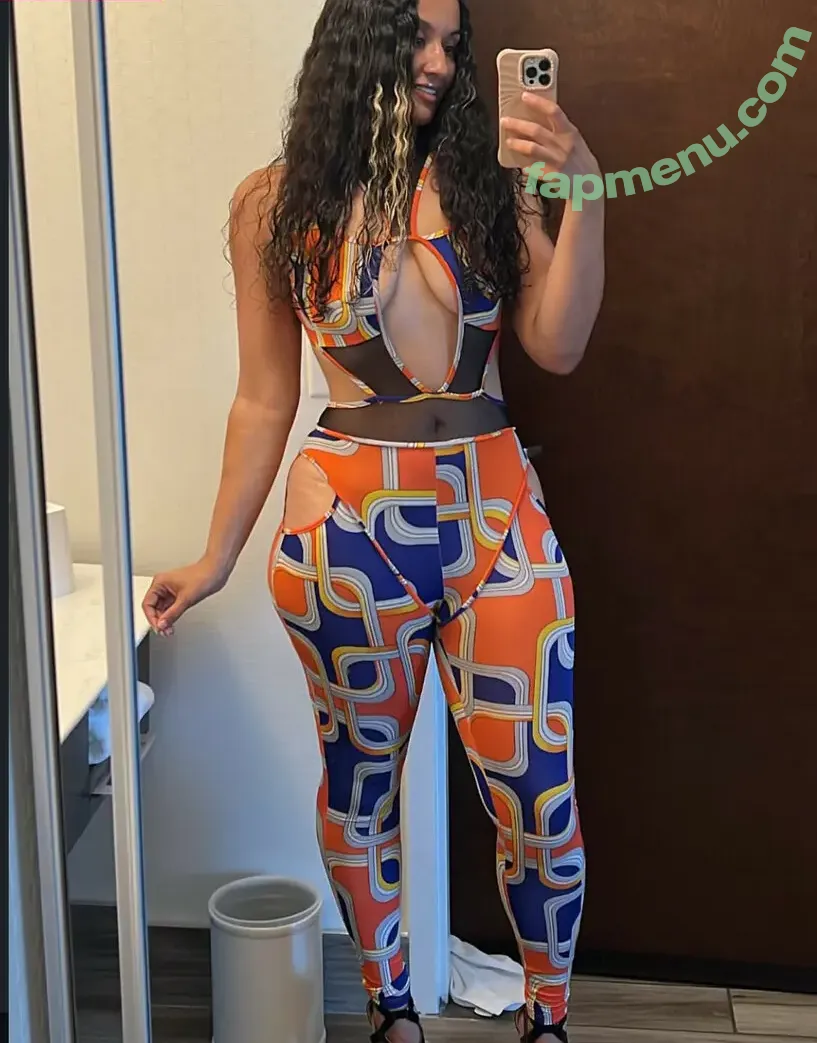 Alora_theartist nude photo #0006 (Alora_theartist)