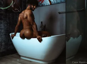  nude photo #0003