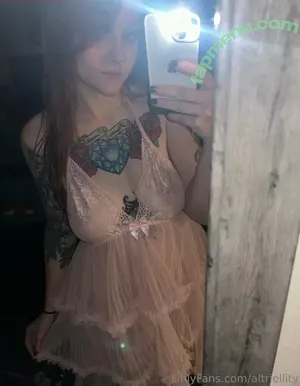 altriellity / riellesiren nude photo #0002