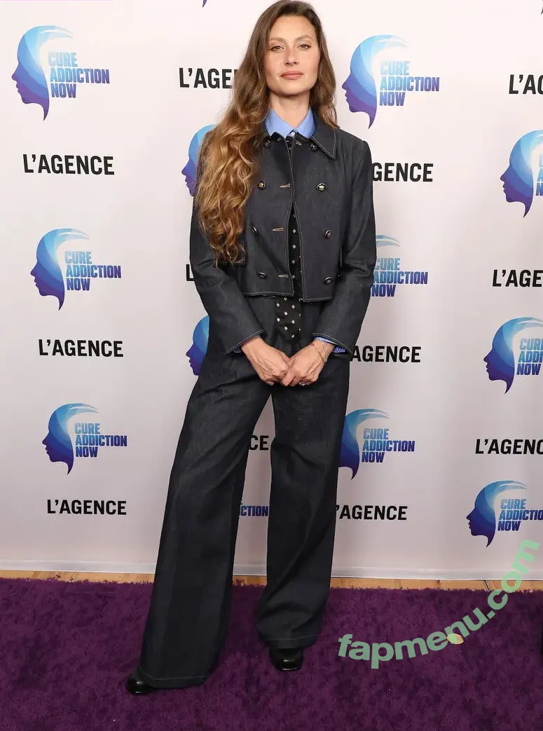 Aly Michalka nude photo #0350 (iamaly)