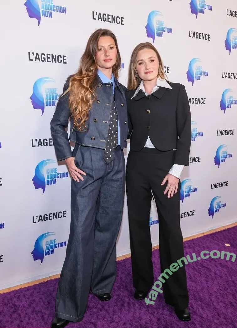 Aly Michalka nude photo #0373 (iamaly)