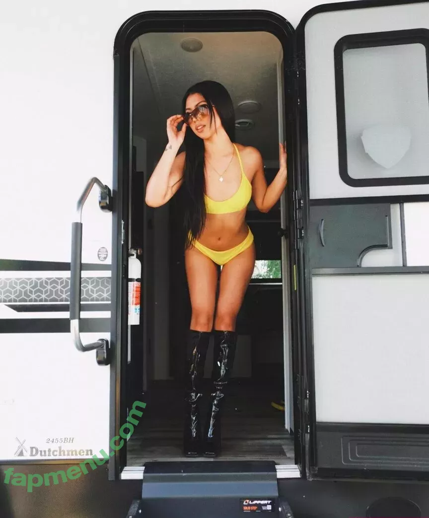 Alyanna Joelle nude photo #0209 (almost_autumn / alyanna.joelle)