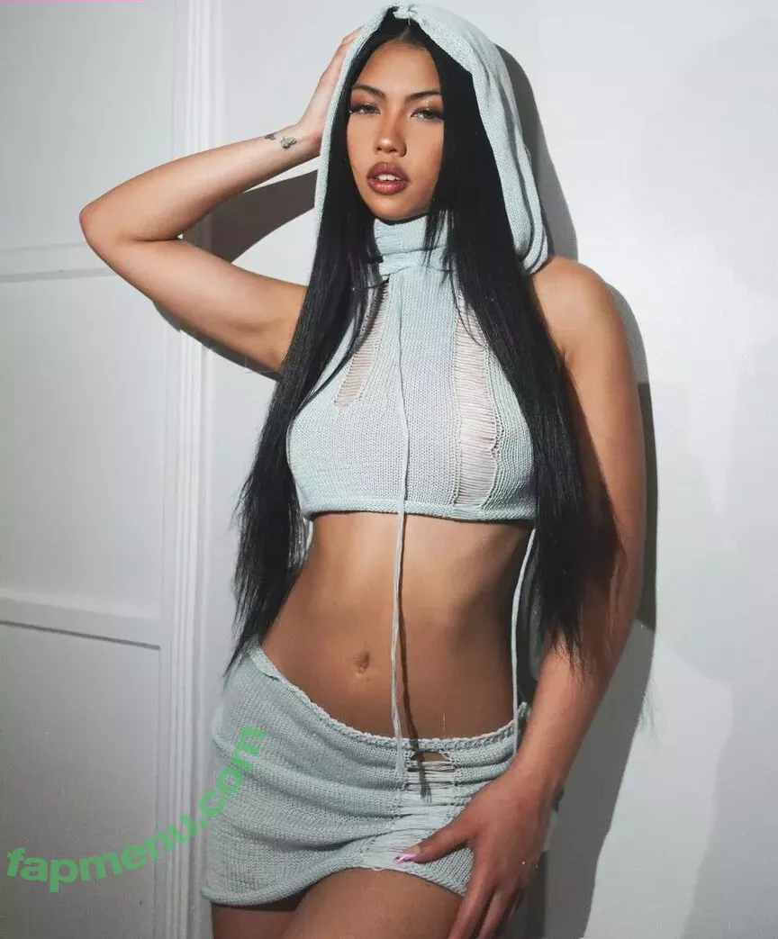 Alyanna Joelle nude photo #0344 (almost_autumn / alyanna.joelle)