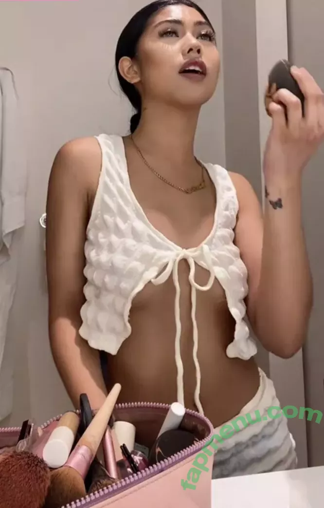 Alyanna Joelle nude photo #0357 (almost_autumn / alyanna.joelle)