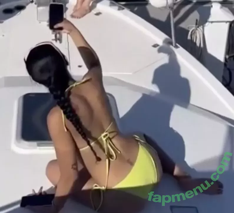 Alyanna Joelle nude photo #0366 (almost_autumn / alyanna.joelle)