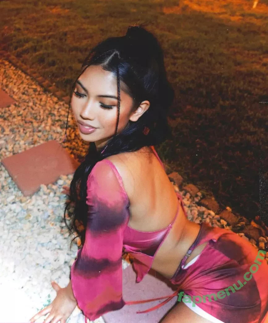 Alyanna Joelle nude photo #0397 (almost_autumn / alyanna.joelle)