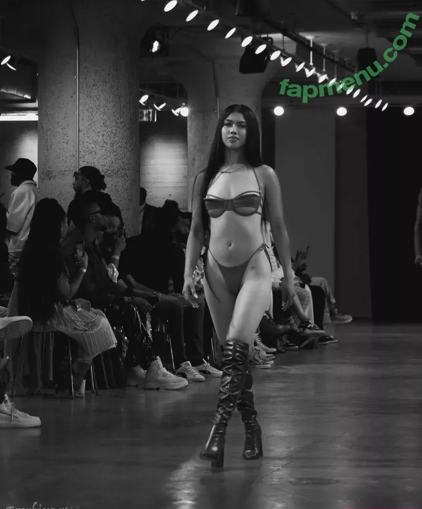 Alyanna Joelle nude photo #0446 (almost_autumn / alyanna.joelle)