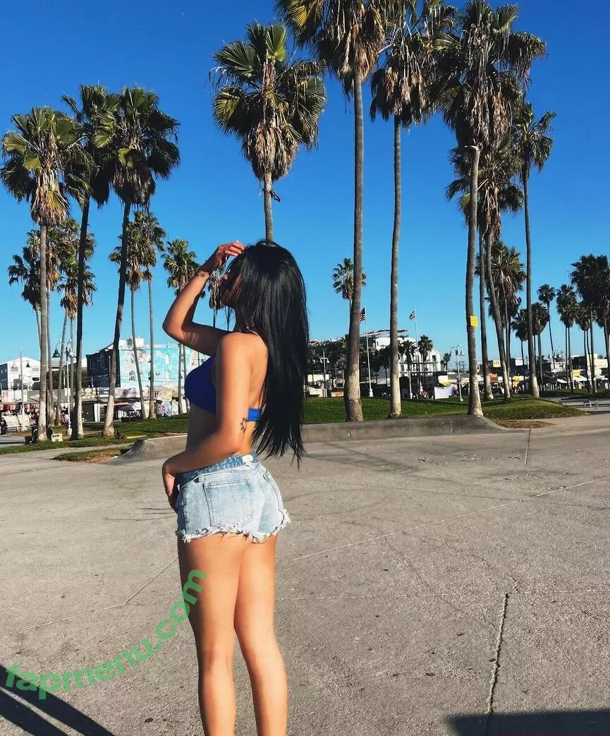 Alyanna Joelle nude photo #0531 (almost_autumn / alyanna.joelle)