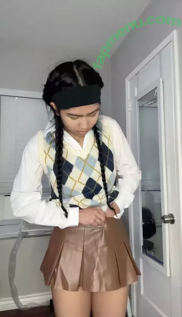 Alyanna Joelle nude photo #0535 (almost_autumn / alyanna.joelle)