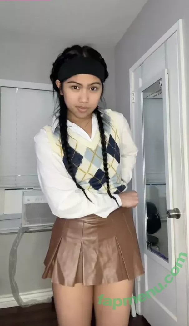 Alyanna Joelle nude photo #0536 (almost_autumn / alyanna.joelle)