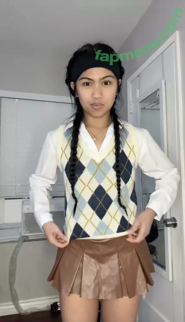 Alyanna Joelle nude photo #0540 (almost_autumn / alyanna.joelle)