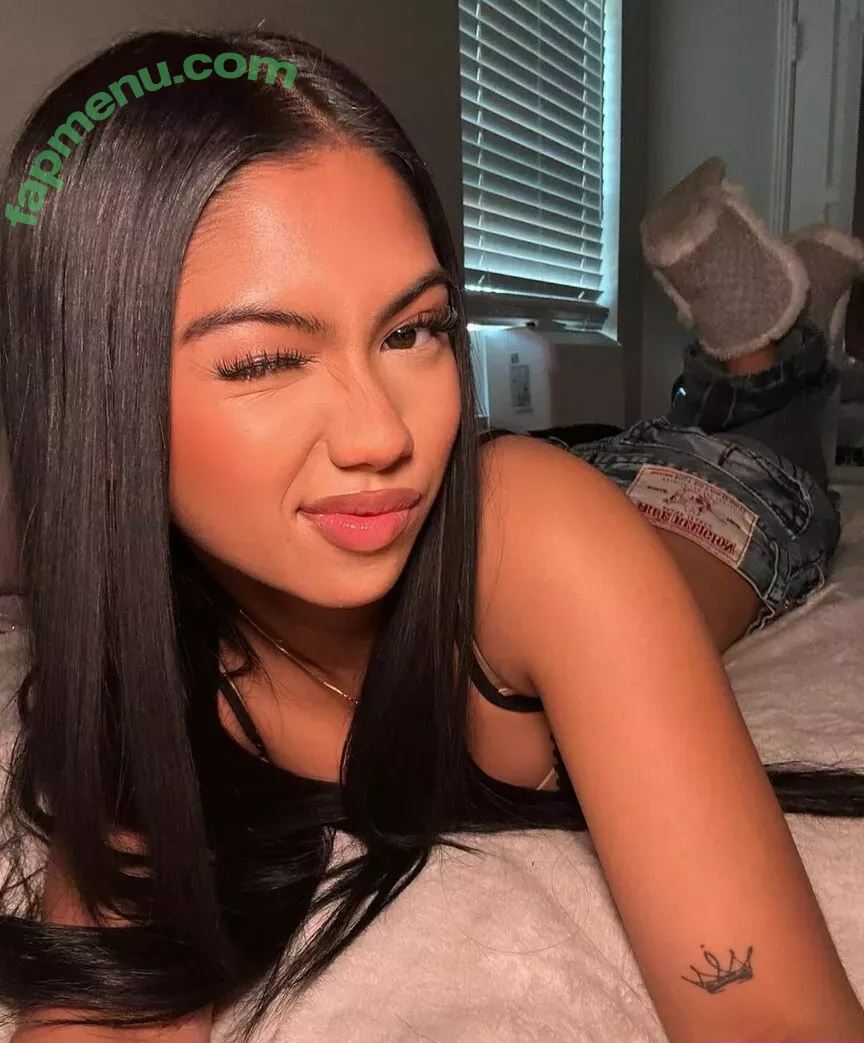 Alyanna Joelle nude photo #0585 (almost_autumn / alyanna.joelle)