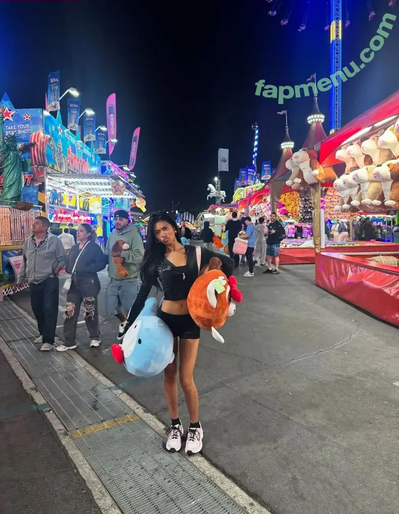 Alyanna Joelle nude photo #1043 (almost_autumn / alyanna.joelle)