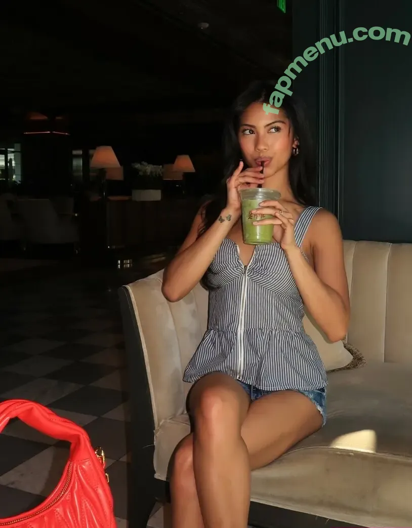 Alyanna Joelle nude photo #1057 (almost_autumn / alyanna.joelle)