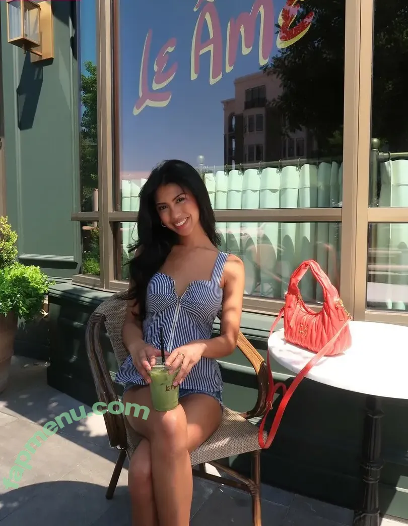 Alyanna Joelle nude photo #1067 (almost_autumn / alyanna.joelle)