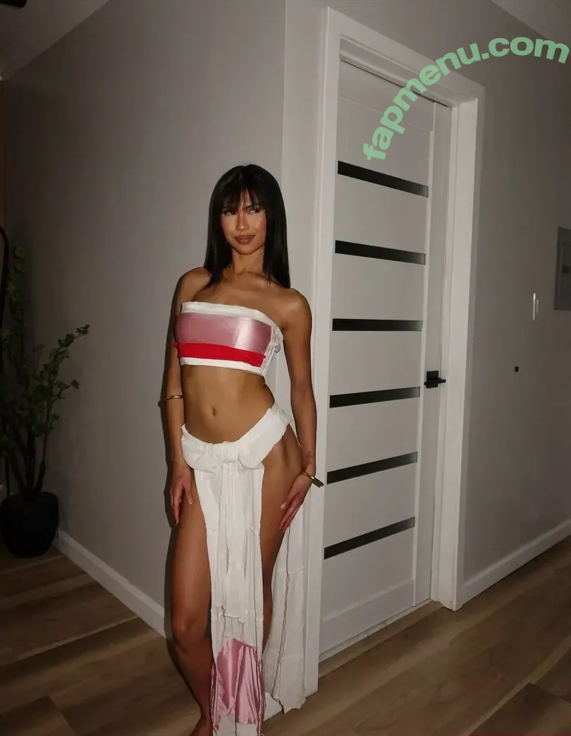 Alyanna Joelle nude photo #1075 (almost_autumn / alyanna.joelle)