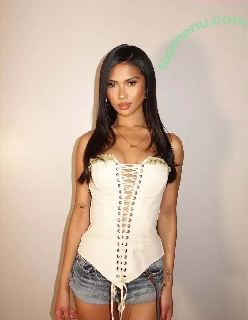 Alyanna Joelle nude photo #1135 (almost_autumn / alyanna.joelle)