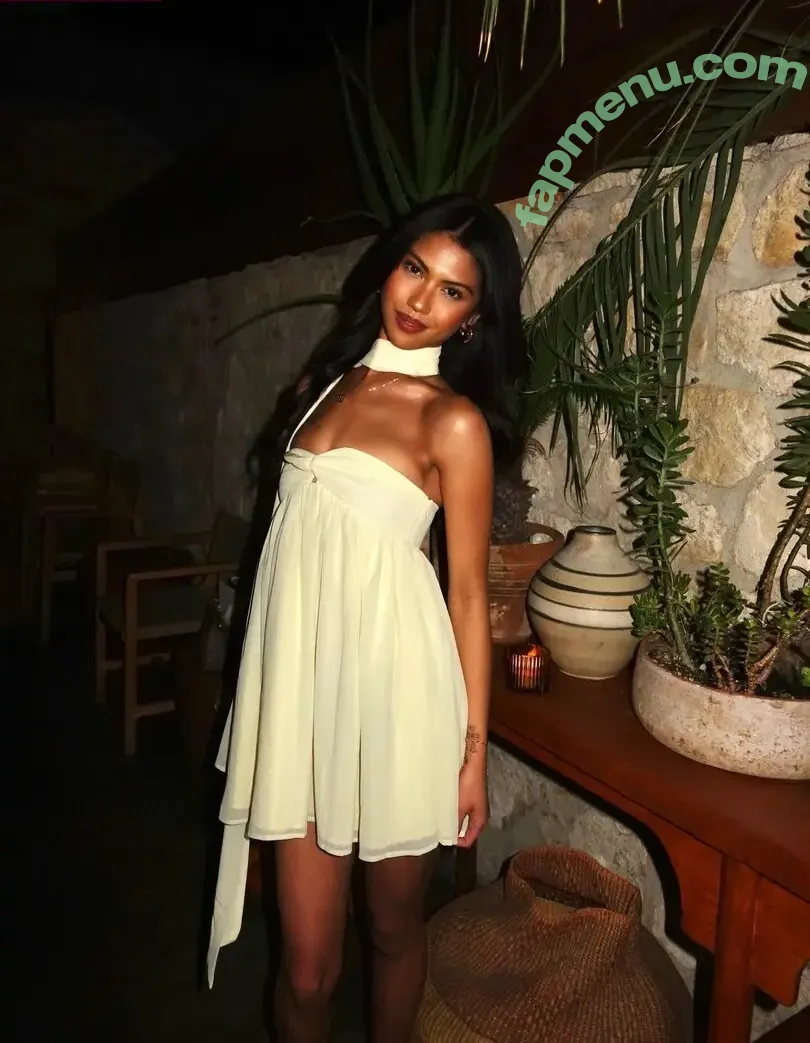 Alyanna Joelle nude photo #1154 (almost_autumn / alyanna.joelle)