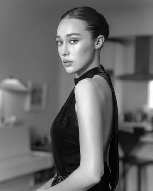 Alycia Debnam Carey / Alycia Debnam-Carey / DebnamCarey / alyciajasmin nude photo #1047