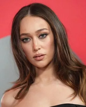 Alycia Debnam Carey / Alycia Debnam-Carey / DebnamCarey / alyciajasmin nude photo #1135