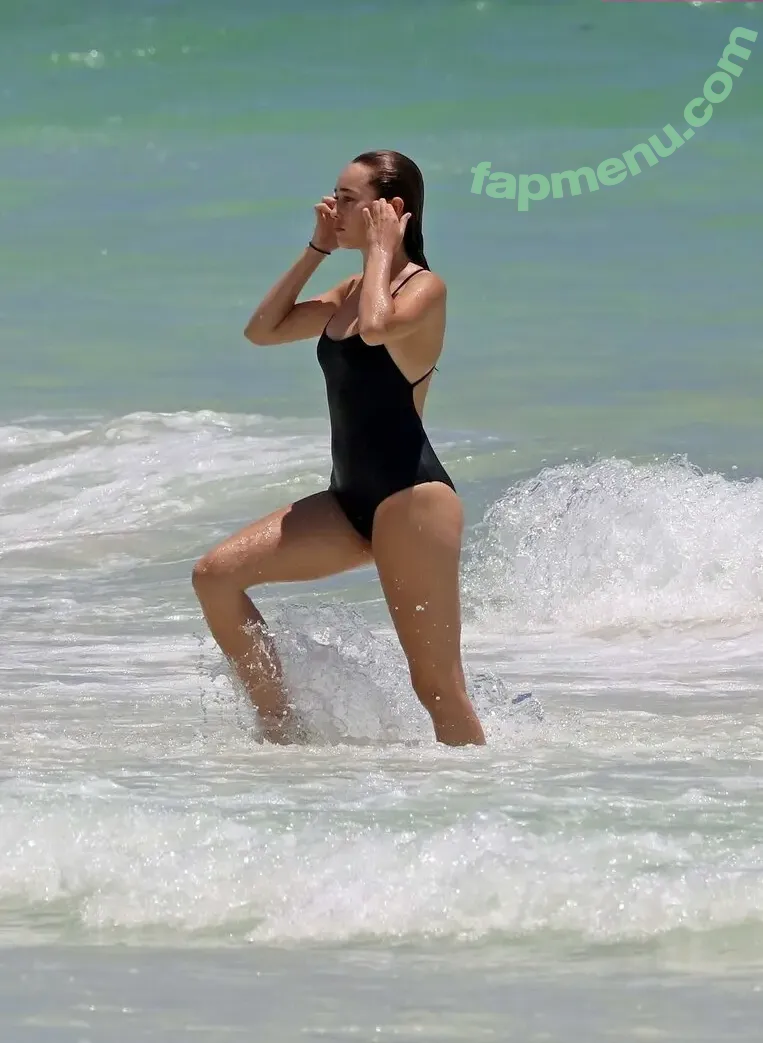 Alycia Debnam Carey nude photo #1224 (DebnamCarey / alyciajasmin)