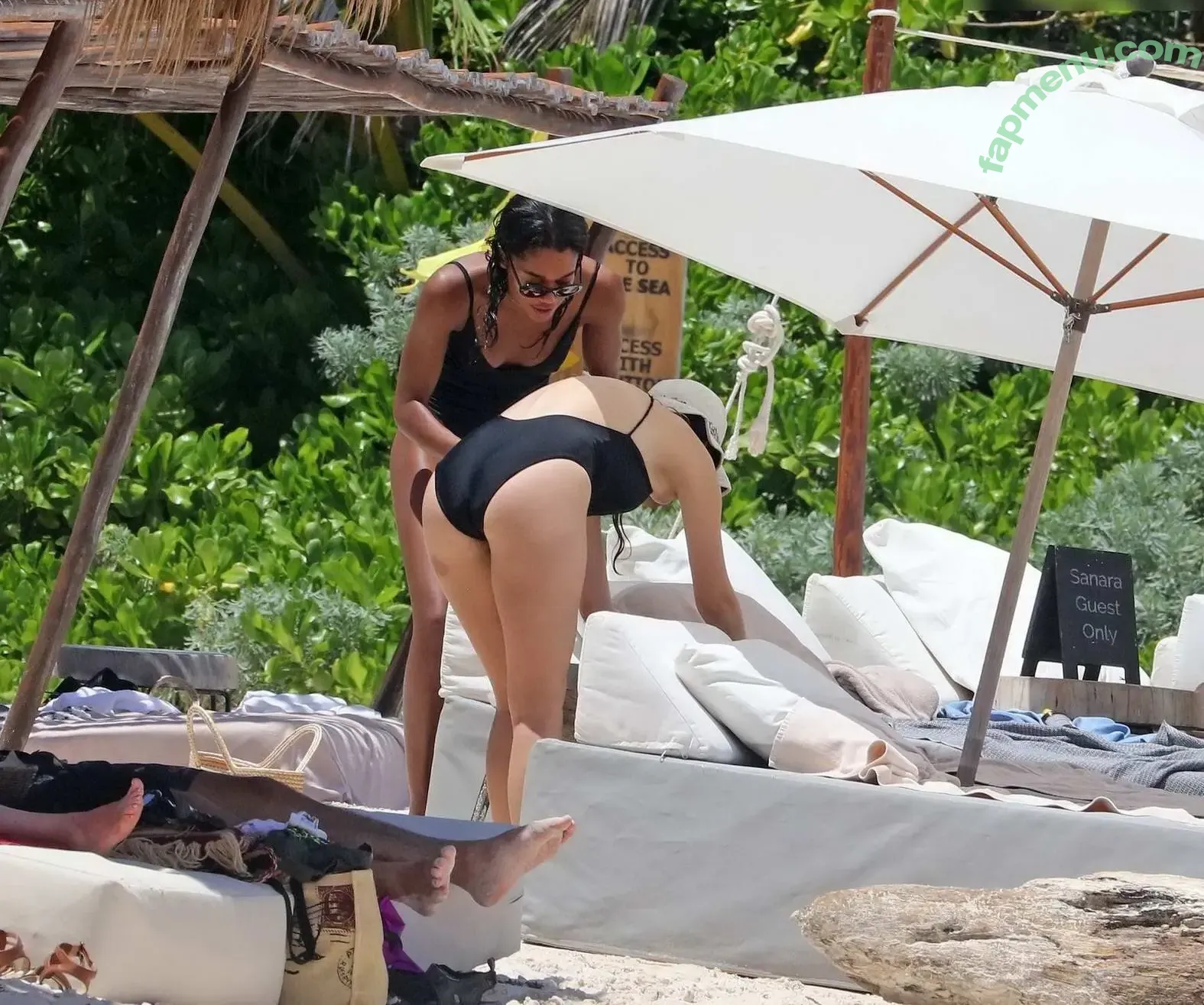 Alycia Debnam Carey nude photo #1225 (DebnamCarey / alyciajasmin)