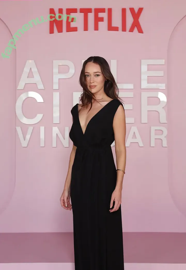 Alycia Debnam Carey nude photo #1239 (DebnamCarey / alyciajasmin)