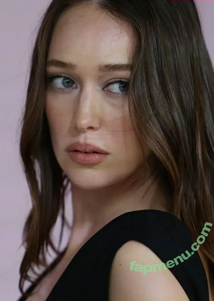 Alycia Debnam Carey nude photo #1248 (DebnamCarey / alyciajasmin)