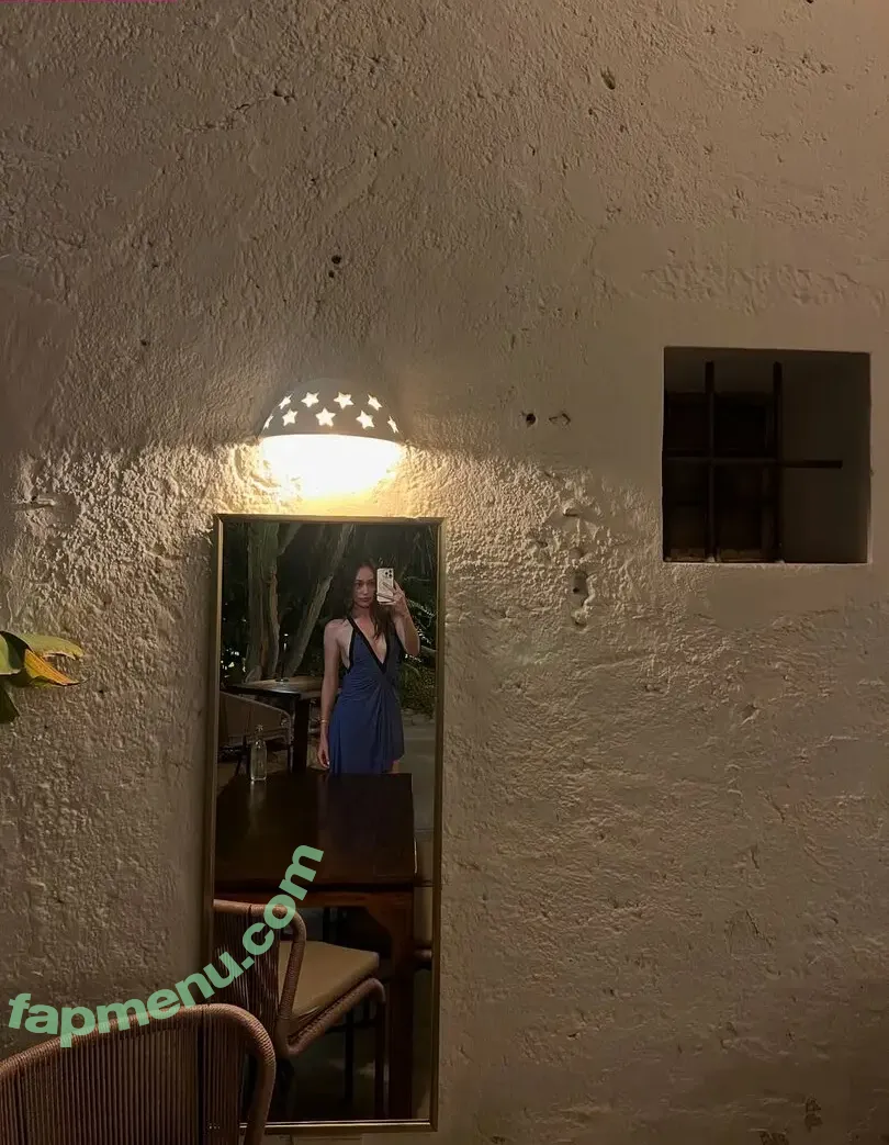 Alycia Debnam Carey nude photo #1526 (DebnamCarey / alyciajasmin)