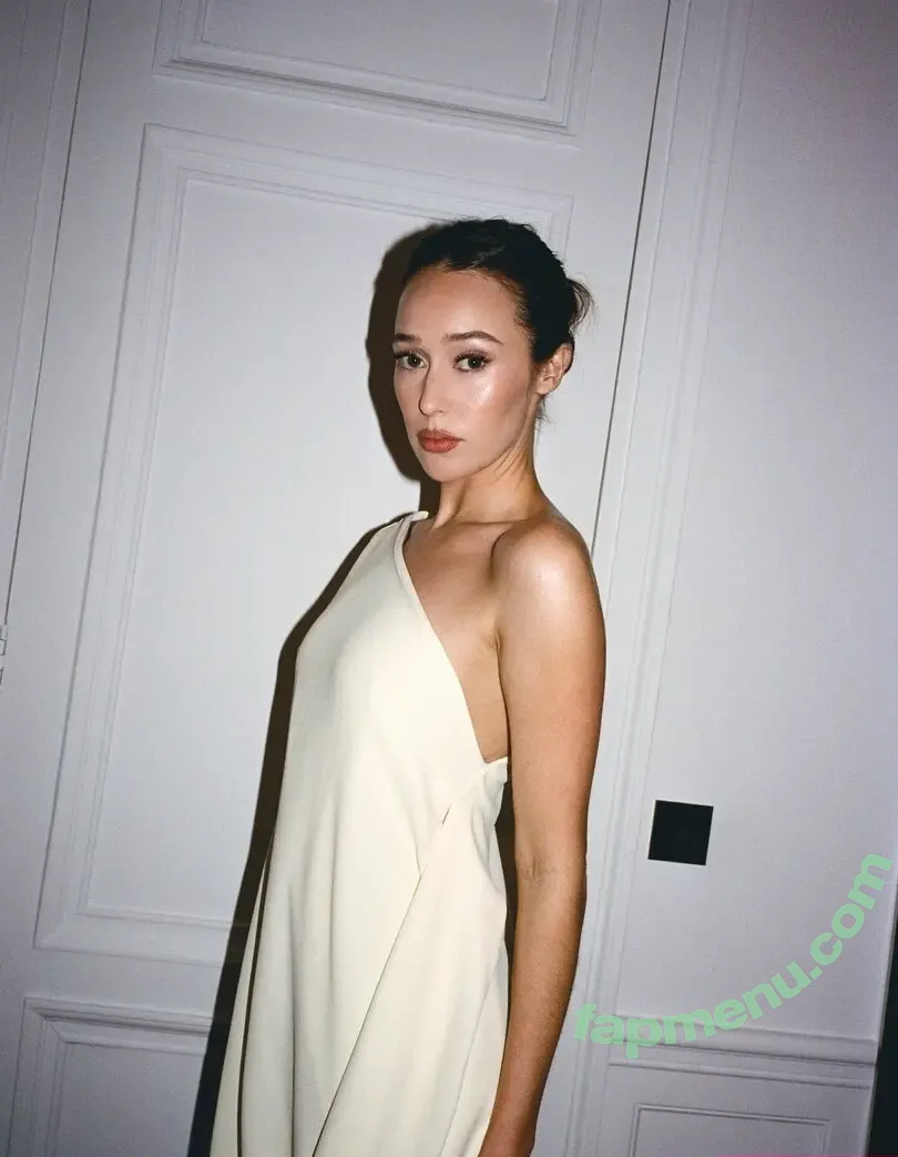 Alycia Debnam Carey nude photo #1583 (DebnamCarey / alyciajasmin)