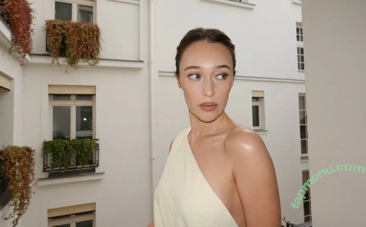 Alycia Debnam Carey nude photo #1586 (DebnamCarey / alyciajasmin)