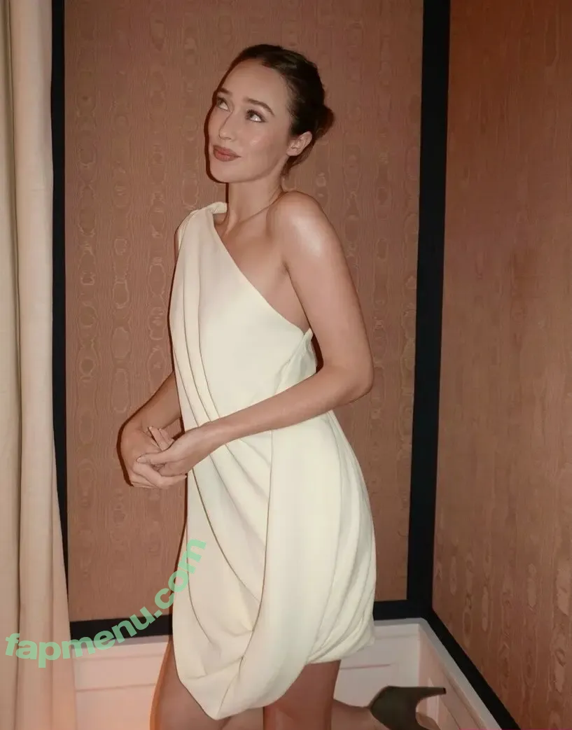Alycia Debnam Carey nude photo #1592 (DebnamCarey / alyciajasmin)